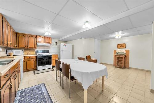 41 Juanita Drive, Hamilton, ON - Indoor Photo Showing Kitchen