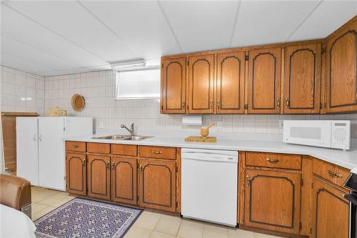 41 Juanita Drive, Hamilton, ON - Indoor Photo Showing Kitchen With Double Sink