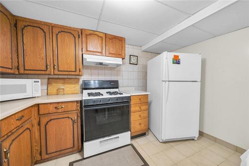 41 Juanita Drive, Hamilton, ON - Indoor Photo Showing Kitchen
