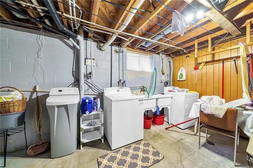 41 Juanita Drive, Hamilton, ON - Indoor Photo Showing Laundry Room