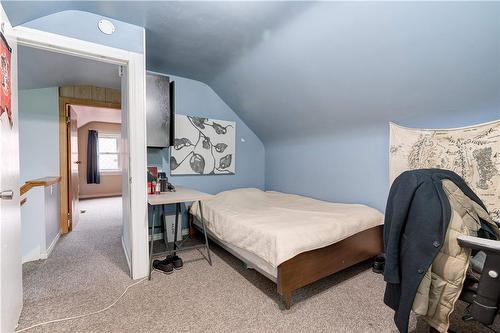 106 Merna Avenue, Hamilton, ON - Indoor Photo Showing Bedroom