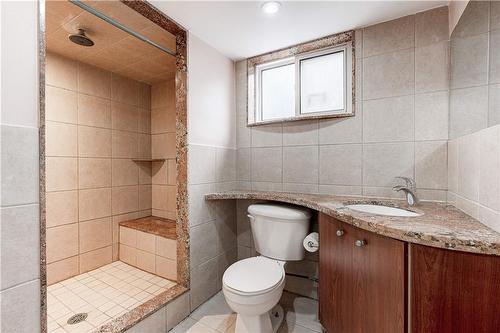 106 Merna Avenue, Hamilton, ON - Indoor Photo Showing Bathroom