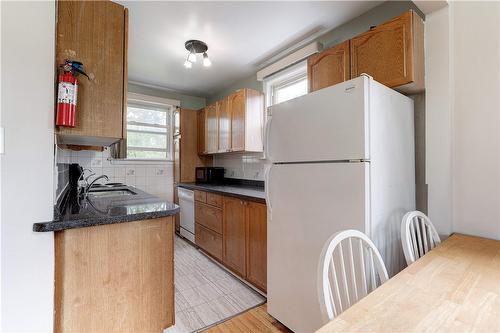 106 Merna Avenue, Hamilton, ON - Indoor Photo Showing Kitchen