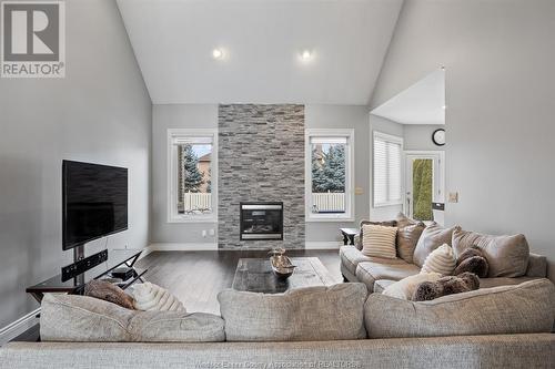 958 Pavan, Windsor, ON - Indoor Photo Showing Living Room With Fireplace