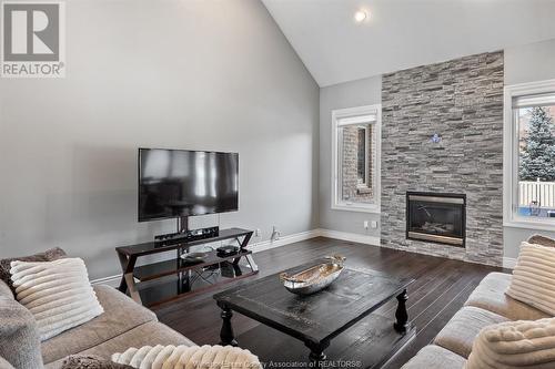 958 Pavan, Windsor, ON - Indoor Photo Showing Living Room With Fireplace