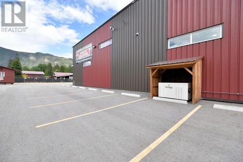 621 & 709 Riverside Avenue, Sicamous, BC 