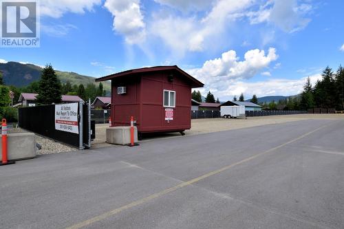 621 & 709 Riverside Avenue, Sicamous, BC 