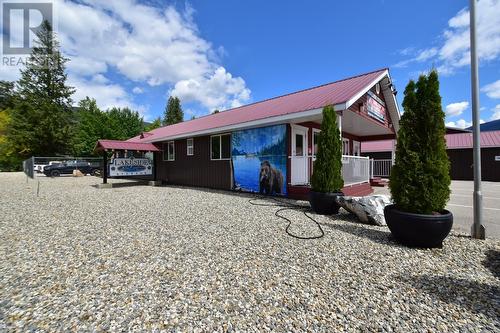 621 & 709 Riverside Avenue, Sicamous, BC 