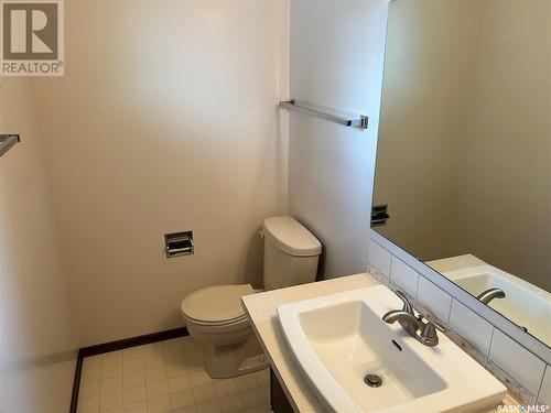 37 Churchill Drive, Saskatoon, SK - Indoor Photo Showing Bathroom