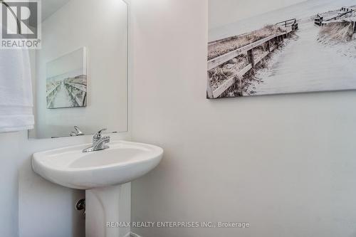 153 Myers Lane, Hamilton, ON - Indoor Photo Showing Bathroom