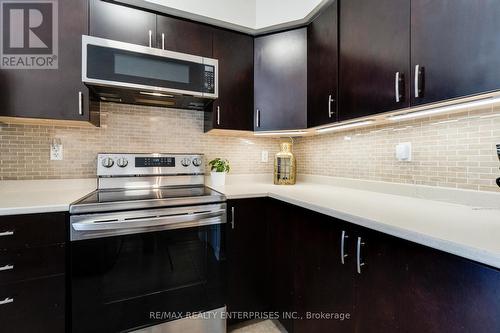 153 Myers Lane, Hamilton, ON - Indoor Photo Showing Kitchen With Upgraded Kitchen