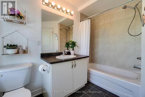 153 Myers Lane, Hamilton, ON - Indoor Photo Showing Bathroom