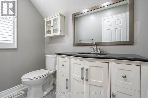 119 King Street E, Hamilton, ON - Indoor Photo Showing Bathroom