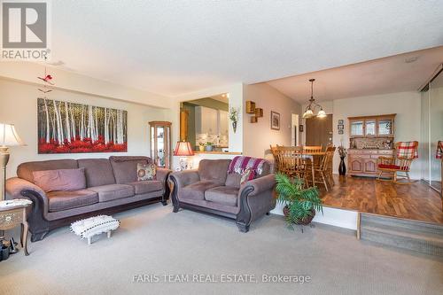 504 - 50 Baif Boulevard, Richmond Hill, ON - Indoor Photo Showing Living Room