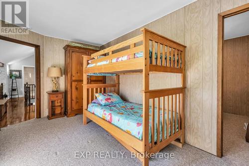 180 Brophy'S Lane, Blue Mountains, ON - Indoor Photo Showing Bedroom