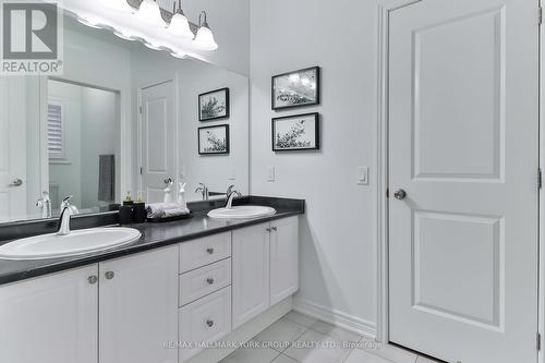 28 Goldeneye Drive, East Gwillimbury, ON - Indoor Photo Showing Bathroom