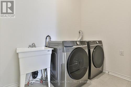 1 Cranley Road, East Gwillimbury, ON - Indoor Photo Showing Laundry Room