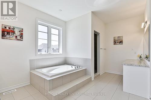 1 Cranley Road, East Gwillimbury, ON - Indoor Photo Showing Bathroom
