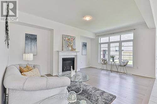 1 Cranley Road, East Gwillimbury, ON - Indoor Photo Showing Living Room With Fireplace