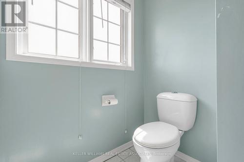 899 Winterton Way, Mississauga, ON - Indoor Photo Showing Bathroom