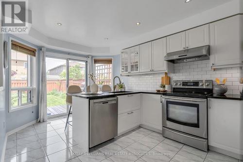 899 Winterton Way, Mississauga, ON - Indoor Photo Showing Kitchen With Stainless Steel Kitchen