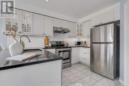 899 Winterton Way, Mississauga, ON - Indoor Photo Showing Kitchen With Stainless Steel Kitchen With Upgraded Kitchen