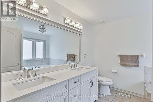 3206 Sorrento Crescent, Burlington, ON - Indoor Photo Showing Bathroom