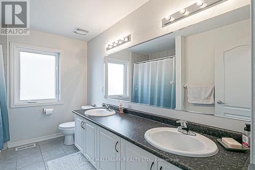 3206 Sorrento Crescent, Burlington, ON - Indoor Photo Showing Bathroom