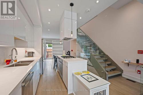 2966A Bayview Avenue, Toronto (Willowdale East), ON - Indoor Photo Showing Kitchen With Double Sink With Upgraded Kitchen