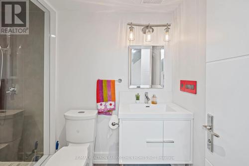 2966A Bayview Avenue, Toronto (Willowdale East), ON - Indoor Photo Showing Bathroom