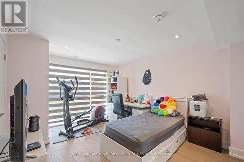 2966A Bayview Avenue, Toronto (Willowdale East), ON - Indoor Photo Showing Bedroom