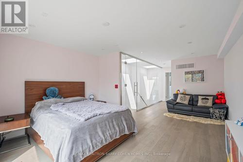 2966A Bayview Avenue, Toronto (Willowdale East), ON - Indoor Photo Showing Bedroom