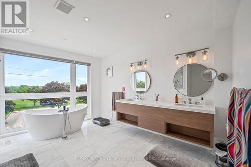 2966A Bayview Avenue, Toronto (Willowdale East), ON - Indoor Photo Showing Bathroom