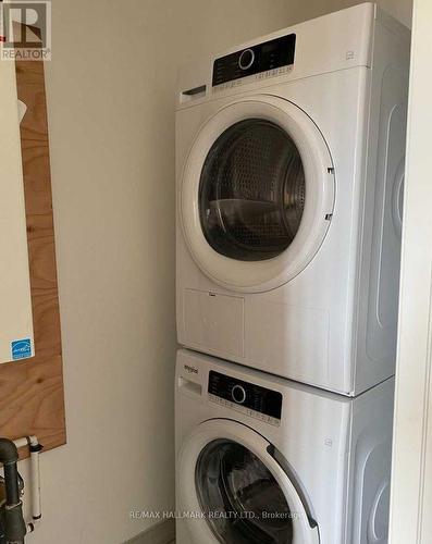 2716 William Jackson Drive, Pickering, ON - Indoor Photo Showing Laundry Room