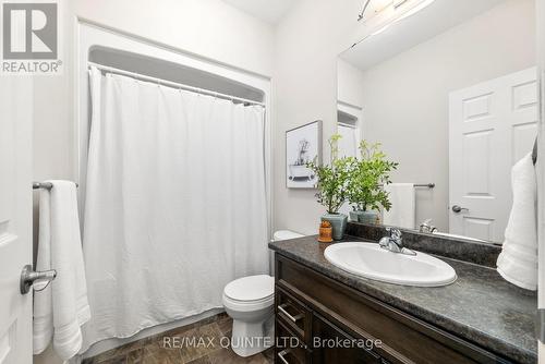 5 Walnut Crescent, Belleville, ON - Indoor Photo Showing Bathroom