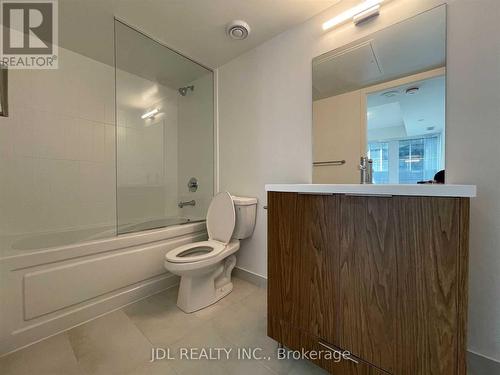 301 - 60 Shuter Street, Toronto, ON - Indoor Photo Showing Bathroom