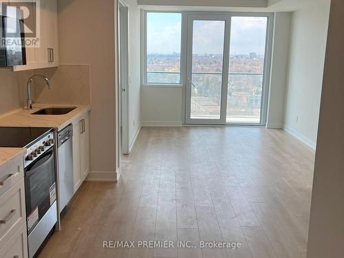 1706 - 15 Ellerslie Avenue, Toronto, ON - Indoor Photo Showing Kitchen