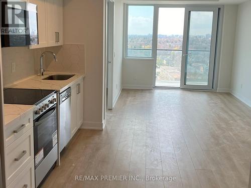 1706 - 15 Ellerslie Avenue, Toronto, ON - Indoor Photo Showing Kitchen