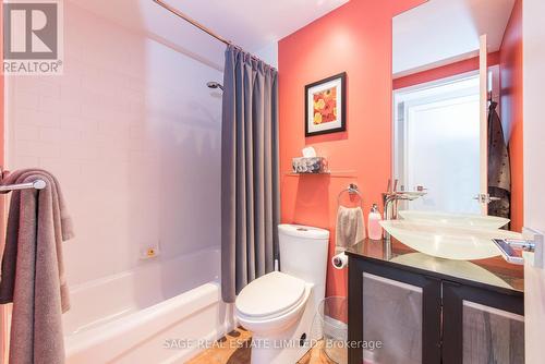 1108 - 285 Mutual Street, Toronto, ON - Indoor Photo Showing Bathroom