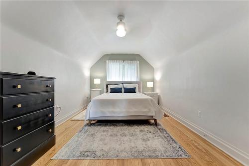 37 Isabel Avenue, Hamilton, ON - Indoor Photo Showing Bedroom