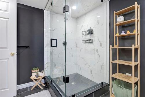 37 Isabel Avenue, Hamilton, ON - Indoor Photo Showing Bathroom