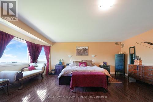 2435 Elm Tree Road, Kawartha Lakes, ON - Indoor Photo Showing Bedroom