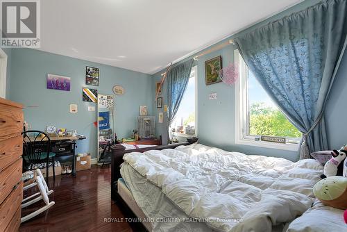 2435 Elm Tree Road, Kawartha Lakes, ON - Indoor Photo Showing Bedroom