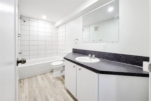 197 Queenston Street, St. Catharines, ON - Indoor Photo Showing Bathroom