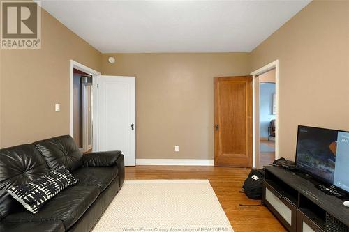 2476 Lincoln, Windsor, ON - Indoor Photo Showing Living Room