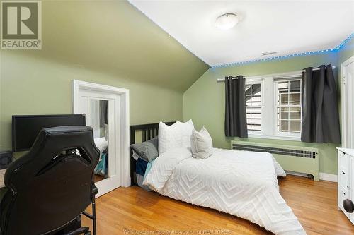 2476 Lincoln, Windsor, ON - Indoor Photo Showing Bedroom