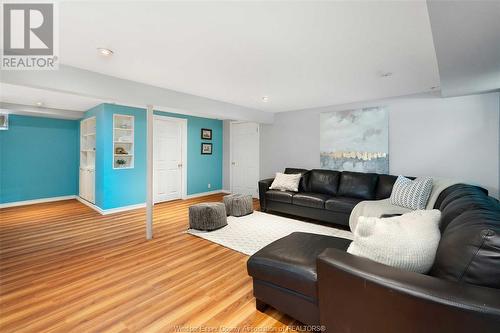 2476 Lincoln, Windsor, ON - Indoor Photo Showing Living Room