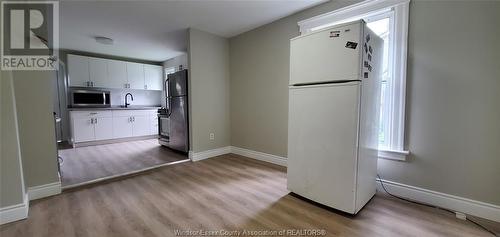 945 Windsor Avenue Unit# Main, Windsor, ON - Indoor Photo Showing Kitchen