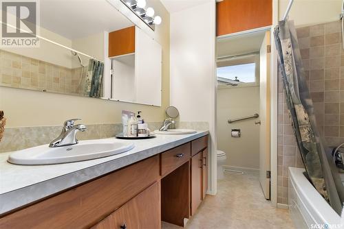 124 Elmview Road, Regina, SK - Indoor Photo Showing Bathroom