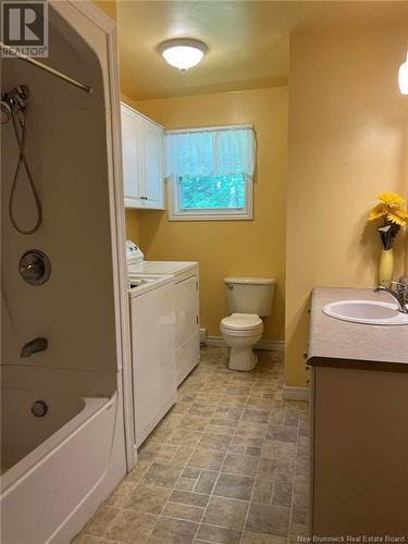 52 Tanar Street, Miramichi, NB - Indoor Photo Showing Bathroom